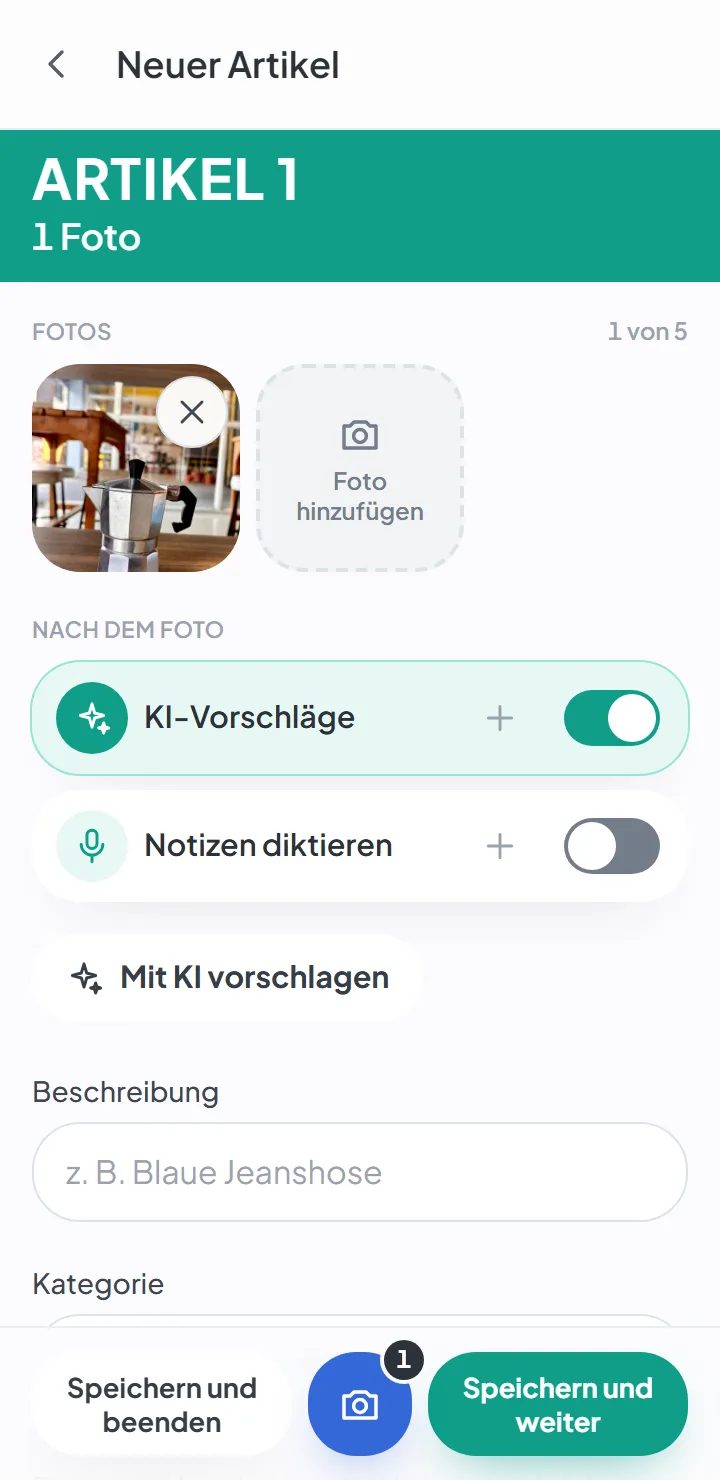 Der Bildschirm für einen neuen Artikel mit einem bereits aufgenommenen Foto, dem eingeschalteten Schalter „KI-Vorschläge“, der Schaltfläche „Mit KI vorschlagen“ und den noch leeren Feldern.